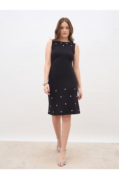 Styli Embellished Sleeveless Sheath Knee-Length Dress