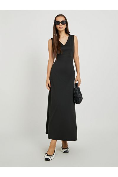 Styli Solid Sleeveless V-Neck Maxi Dress