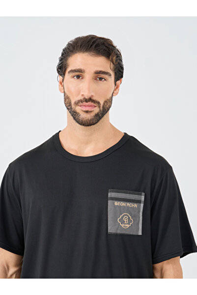 Styli Contrast Pocket Detail T-Shirt and Checked Shorts Set