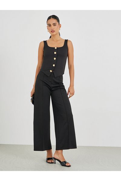 Styli Buttoned Square Neck Sleeveless Top