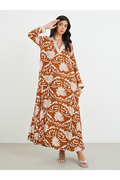Styli Floral Print Lace Detail V-Neck A-Line Jalabiya