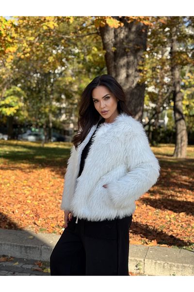 Atmosphere Fashion White lady's fur coat