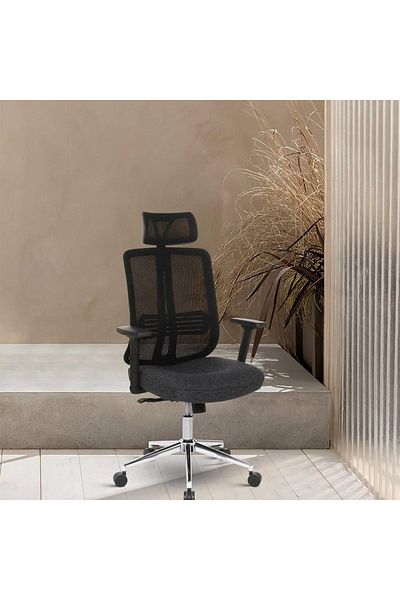 DEC52 Comfortable and distinctive office chair, black color
