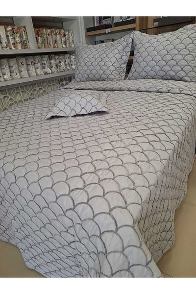ETE HOMETEX Micro Satin Chenille Embroidered Double Personality Bedding Set