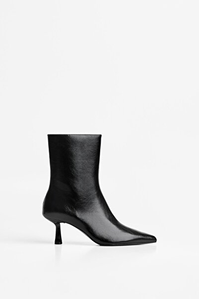 Bershka Kısa sivri topuklu bot