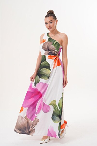 Flame İstanbul Butik Rochie lungă albă cu un singur umăr, cu model, cu detaliu pentru fereastra laterală MCK5956-1