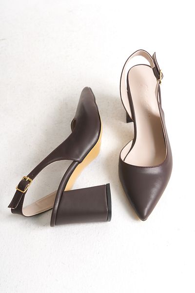 Shoesers Дамски тъмнокафяви кожени асиметрични обувки с каишки и заострени върхове на дебел ток