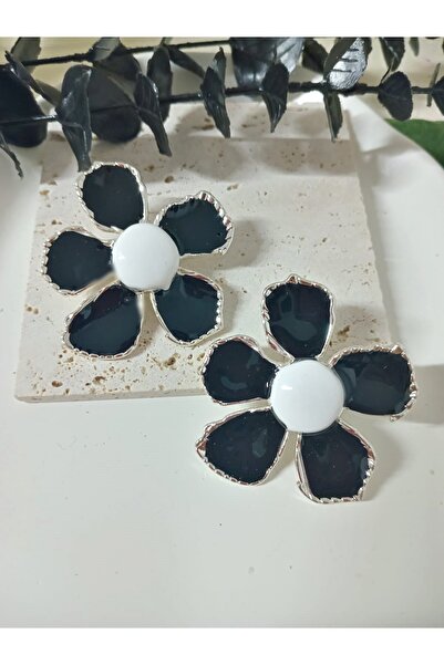 mos&more Black and White Big Daisy Earrings