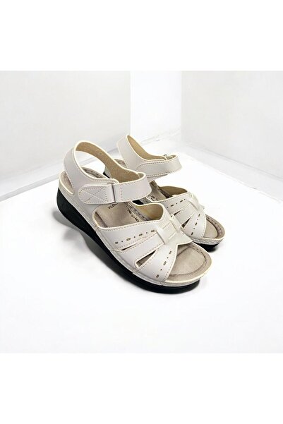 Desimod Women's Beige Soft Inner Orthopedic Sole Comfortable Daily Hajj Umrah Women's Sandals