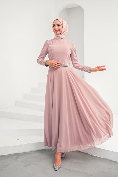 hakimoda فستان سهرة من مجموعة مونا أدريانا باودر