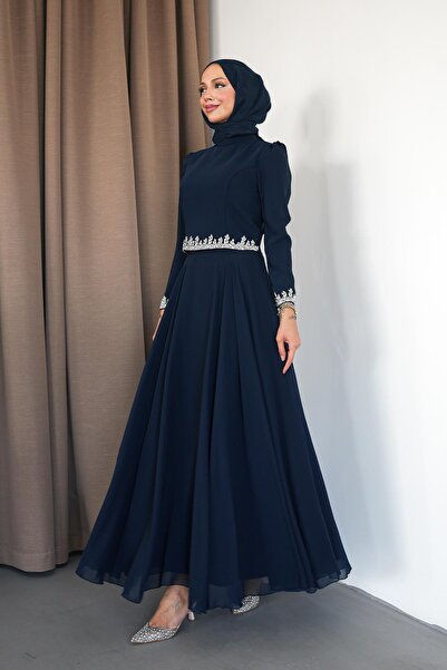 hakimoda فستان سهرة من Mona Adriana باللون الأزرق الداكن