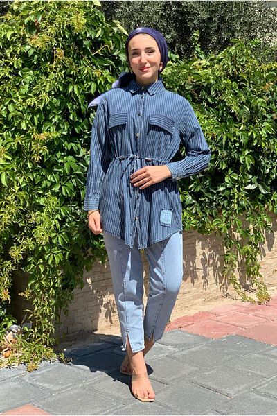 Moda Rosa 25Y4479 - Blue - Linen Denim Shirt with Lace at the Waist