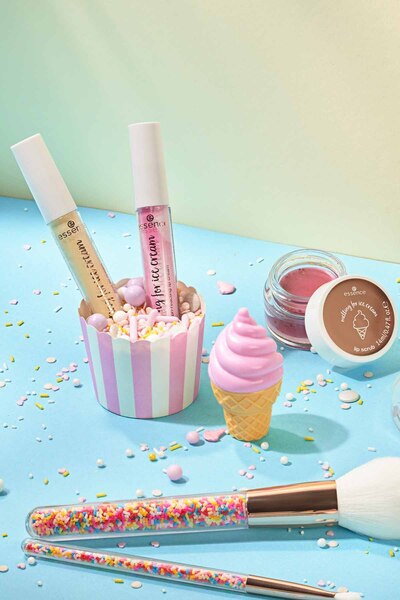 Essence melting for ice cream ph-reacting lip cream 02