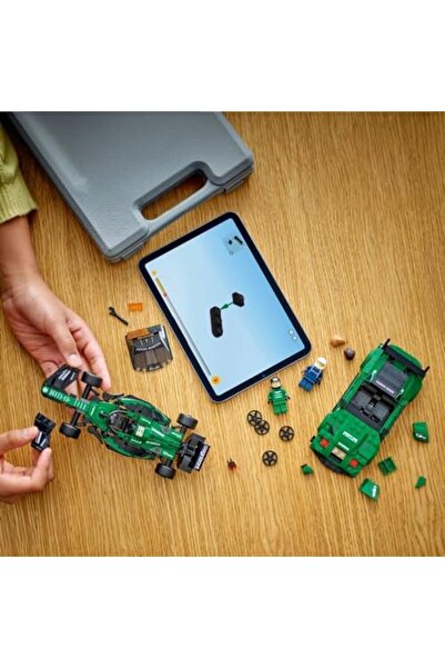 LEGO Speed Champions Aston Martin Safety Car & AMR23 Toys, 2 Model Vehicles Playset, Building Set fo