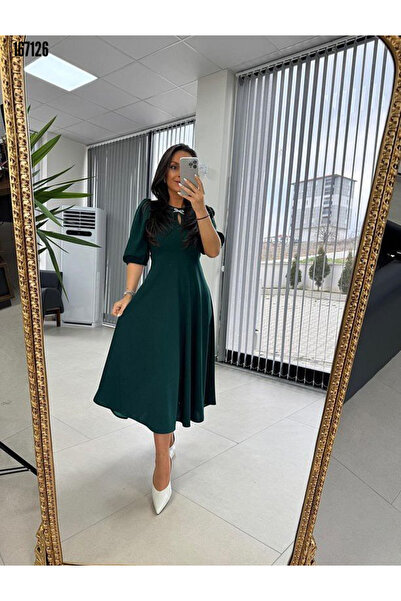 Genel Markalar Kadın Fiyonk Broş Detaylı Kısa Kollu Midi Boy Krep Elbise