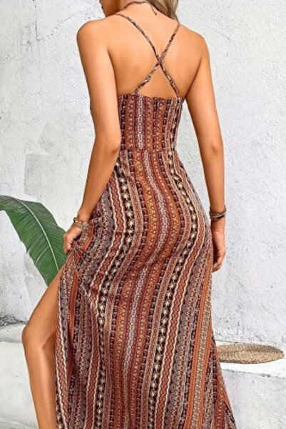 Mossta Рокля Supreme с тънки презрамки, кръстосани детайли на гърба и разрез - кафе