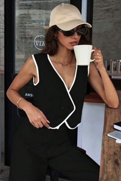 Mossta V-Neck Buttoned Crepe Vest and Trousers Set - Black