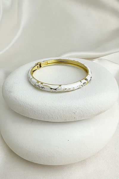 Modex Special Series Enameled White Stone Gold Flower Detail Handcuff Bracelet (Diameter: 6cm)