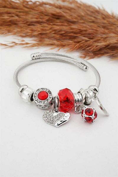 By Zeyna Aksesuar Women's Heart Figured Charm Bracelet