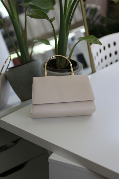 Moom Bag Women's Cream Leather Metal Handle Detailed Hand & Shoulder Bag