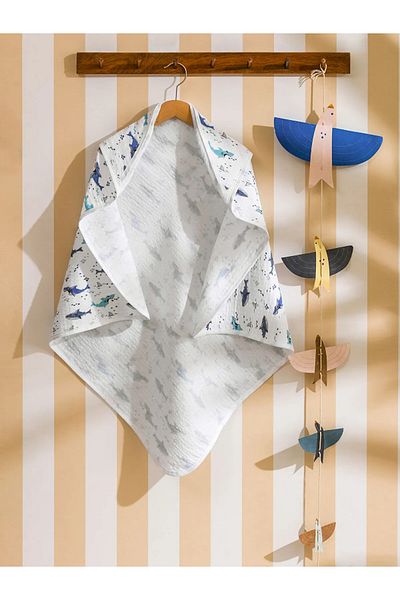 LC Waikiki Printed Baby Bath Towel