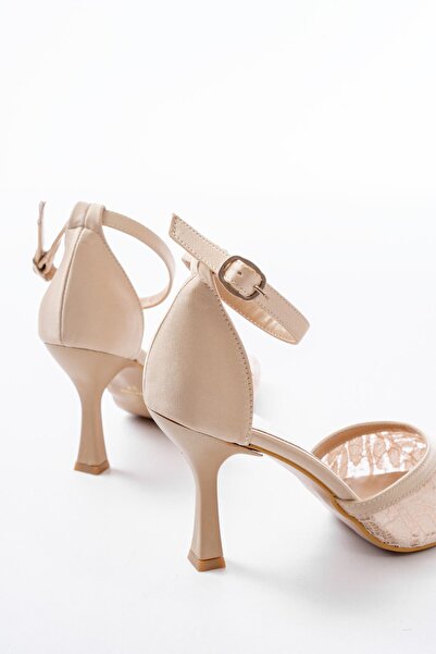 serkanseyyid K-404 Bej Fileli Çiçek Detaylı Kadın Topuklu Ayakkabı