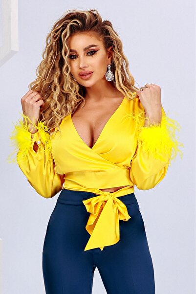 Atmosphere Fashion Bluză galbenă din satin cu pene