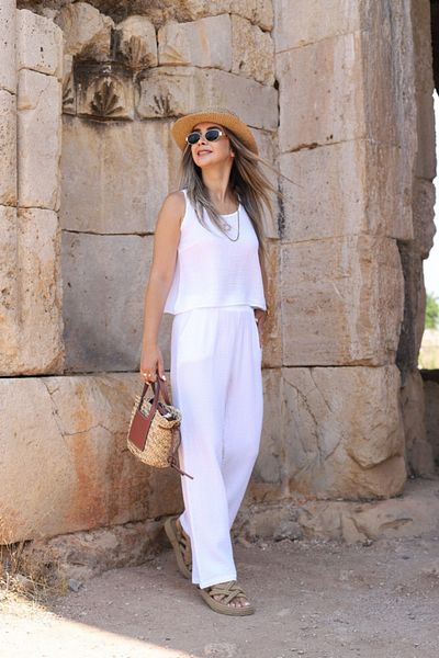 bytugcekaya White Muslin Zero Sleeve Blouse
