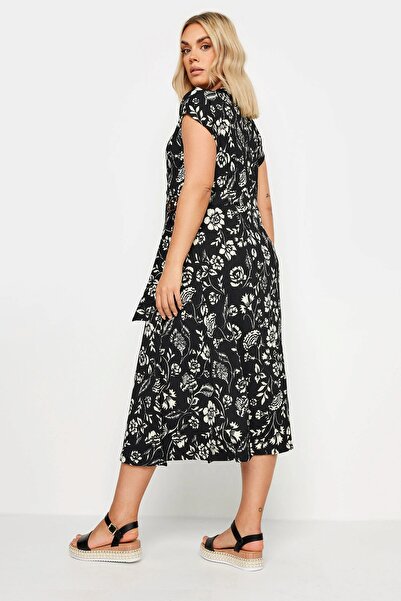 Şans Women's Plus Size Black, Wrap Collar, Waist Buckle, Floral Patterned Dress 65N39008