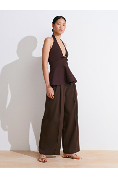 Dilvin 10787 Halter Yaka Metal Detaylı Peplum Triko Bluz-Kahve