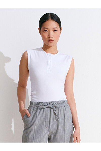 Dilvin 21098 Button Sleeveless Top-White