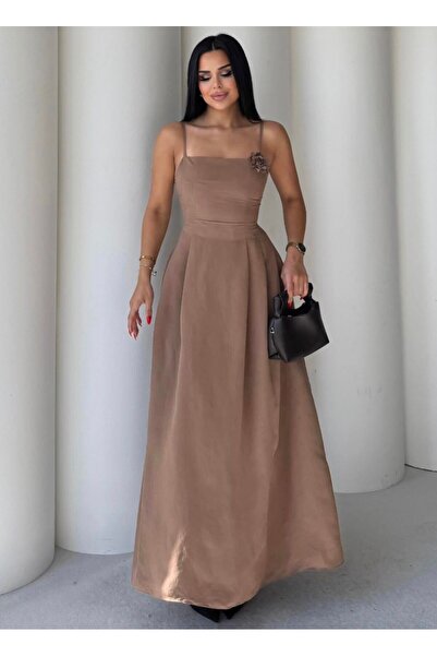 EGZOTİK ASORTİK Φόρεμα με λουλούδια με λουλούδια