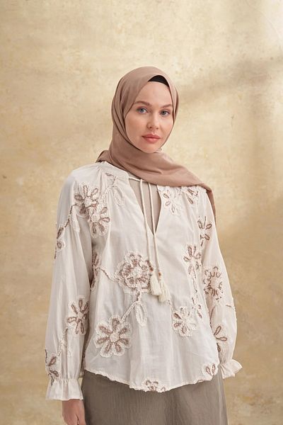ARMANDA Camel Baroque Pattern Shawl 3357