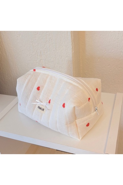 PİNKUE Мини чантичка за грим и козметика във формата на сърце – червена подплата