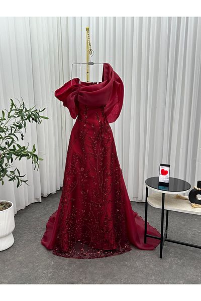 Diva style Evening dress with an elegant and attractive design