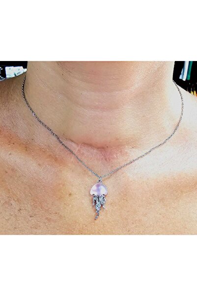 DÜKKAN DESİGN قلادة على شكل قلب مجنح من الحجر بتصميم DUKKN