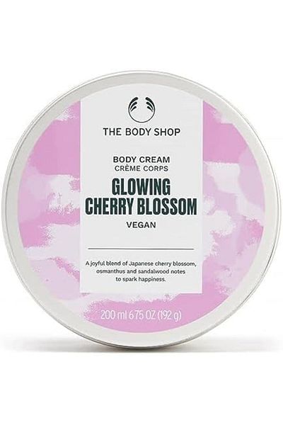 THE BODY SHOP ذا بودي شوب، جديد! كريم الجسم المتألق بزهر الكرز، ٢٠٠ مل