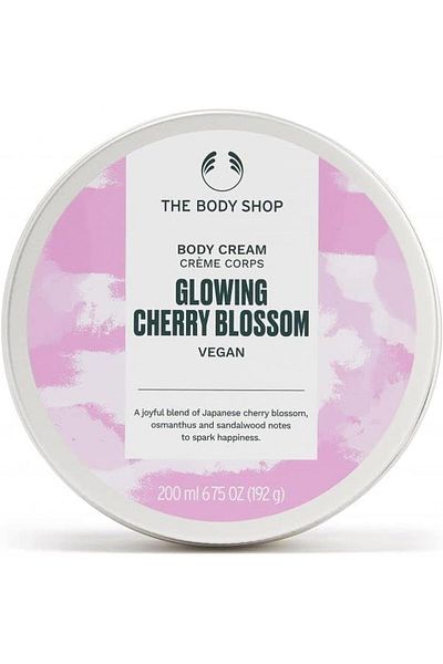 THE BODY SHOP ذا بودي شوب، جديد! كريم الجسم المتألق بزهر الكرز، ٢٠٠ مل
