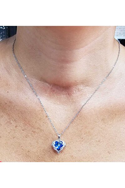 DÜKKAN DESİGN قلادة على شكل قلب من الفولاذ الأزرق