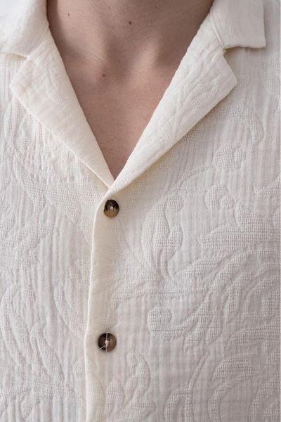 TÜZeMEN Leaf patterned textured short sleeve fabric shirt