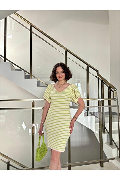 Sude Kızanlıklı κοτλέ Πλεκτό φόρεμα με λεπτομέρεια με κορδόνια στην πλάτη