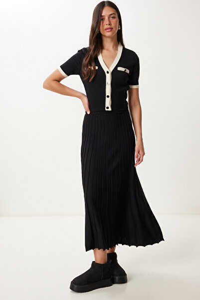 Happiness İstanbul Women's Black Contrast Color Knitwear Cardigan Skirt Suit Mu00017