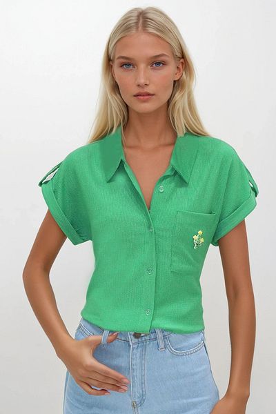 Trend Alaçatı Stili Cămașă de vară cu textura brodată cu buzunar dublu cu manșetă verde pentru femei ALC-X14272