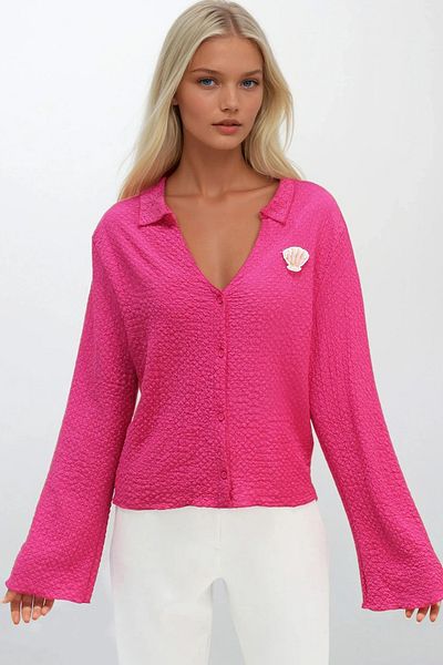Trend Alaçatı Stili Cămașă de vară din țesătură Seersucker pentru femei, fucsia, cu decolteu în V, cu detaliu de accesoriu pentru mâneci spaniole ALC-X14276