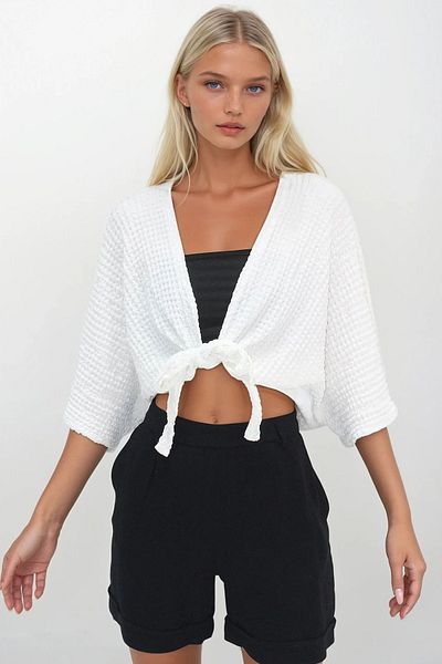 Trend Alaçatı Stili Women's White Bat Sleeve Tie Detail Wrap Crop Blouse Alc-X14279