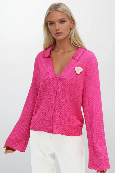 Trend Alaçatı Stili Cămașă de vară din țesătură Seersucker pentru femei, fucsia, cu decolteu în V, cu detaliu de accesoriu pentru mâneci spaniole ALC-X14276