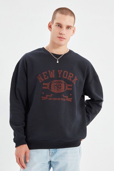 Trendyol Collection Námořnická modrá mikina s dlouhým rukávem s potiskem oversize – TMNAW22sw0587