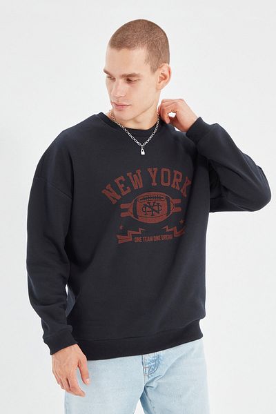 Trendyol Collection Námořnická modrá mikina s dlouhým rukávem s potiskem oversize – TMNAW22sw0587