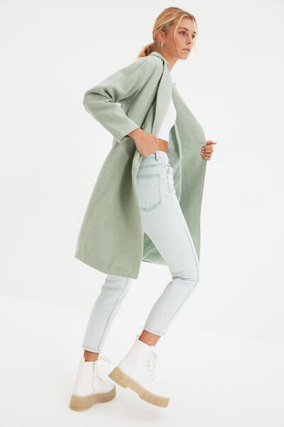 Trendyol Collection Detailní kabát s mátovým knoflíkem