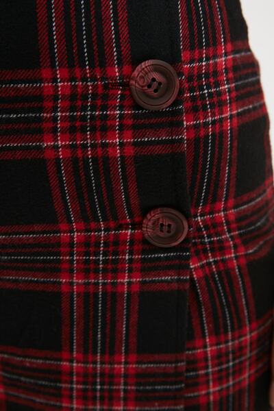 Trendyol Collection Roter zweireihiger Mini-Webrock mit Karomuster TWOAW21ET0589